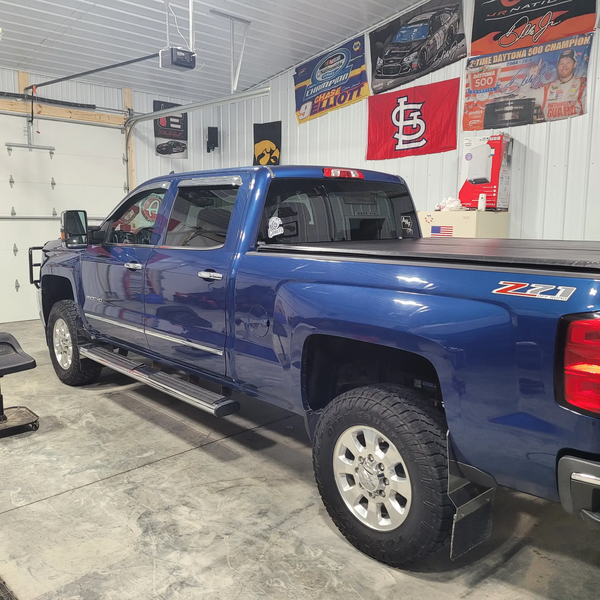 New truck with a high gloss finish after ceramic coating